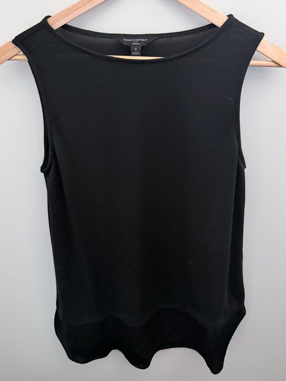 Banana Republic Black Sleeveless Shell Blouse Top Size S Career Minimalist